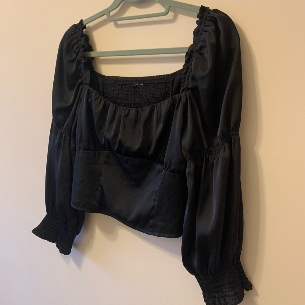 Long sleeve crop top
